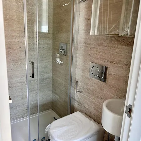 7 Night Discount- Marina- Doublebed Lagos