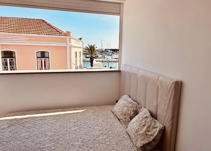 7 Night Discount- Marina- Doublebed * Lagos