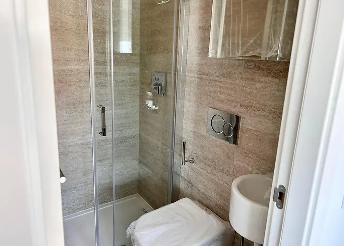 7 Night Discount- Marina- Doublebed Lagos